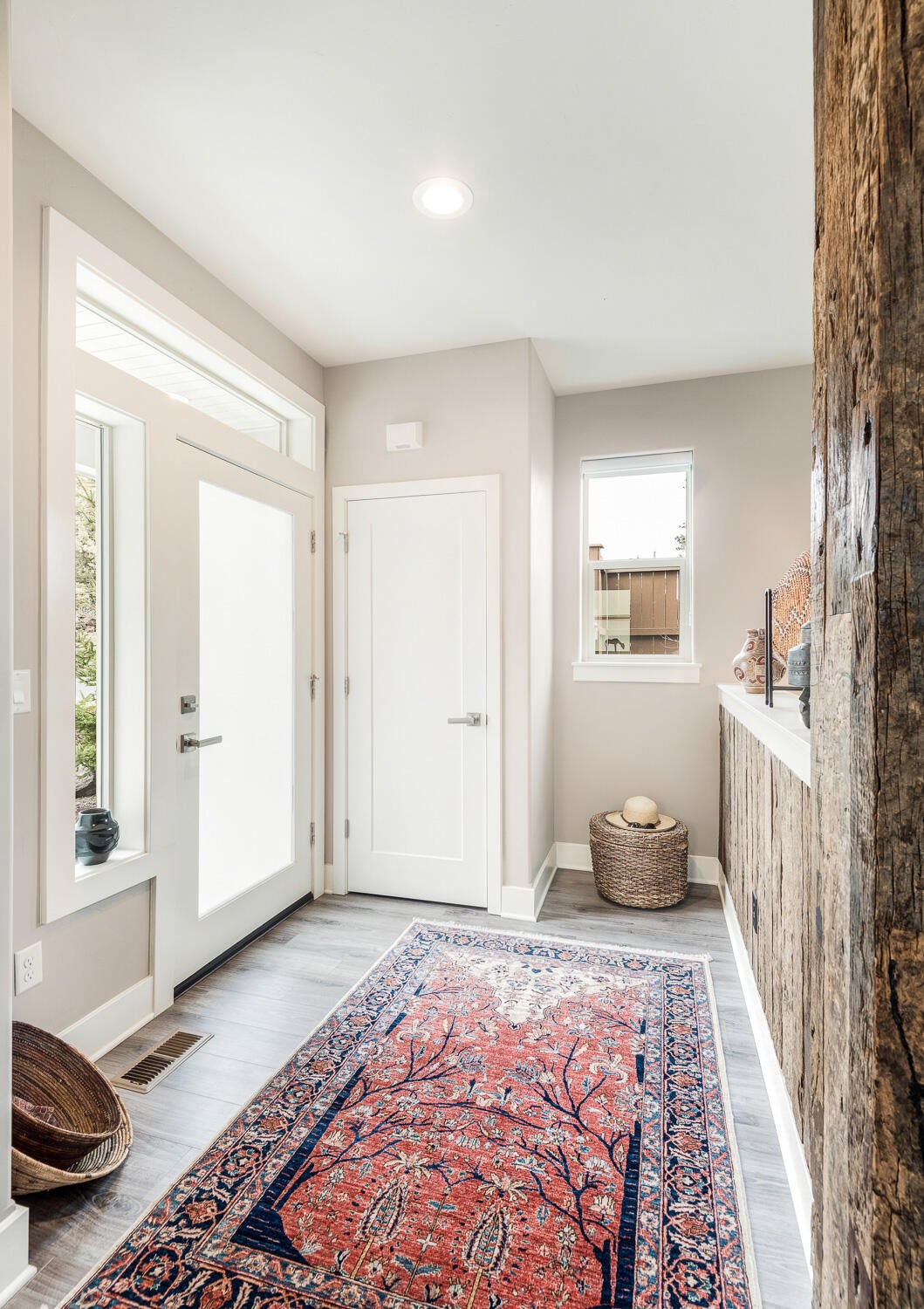 20844 Sotra Loop Bend, OR 97702 - Photo 4 of 41 Beautiful bright entry