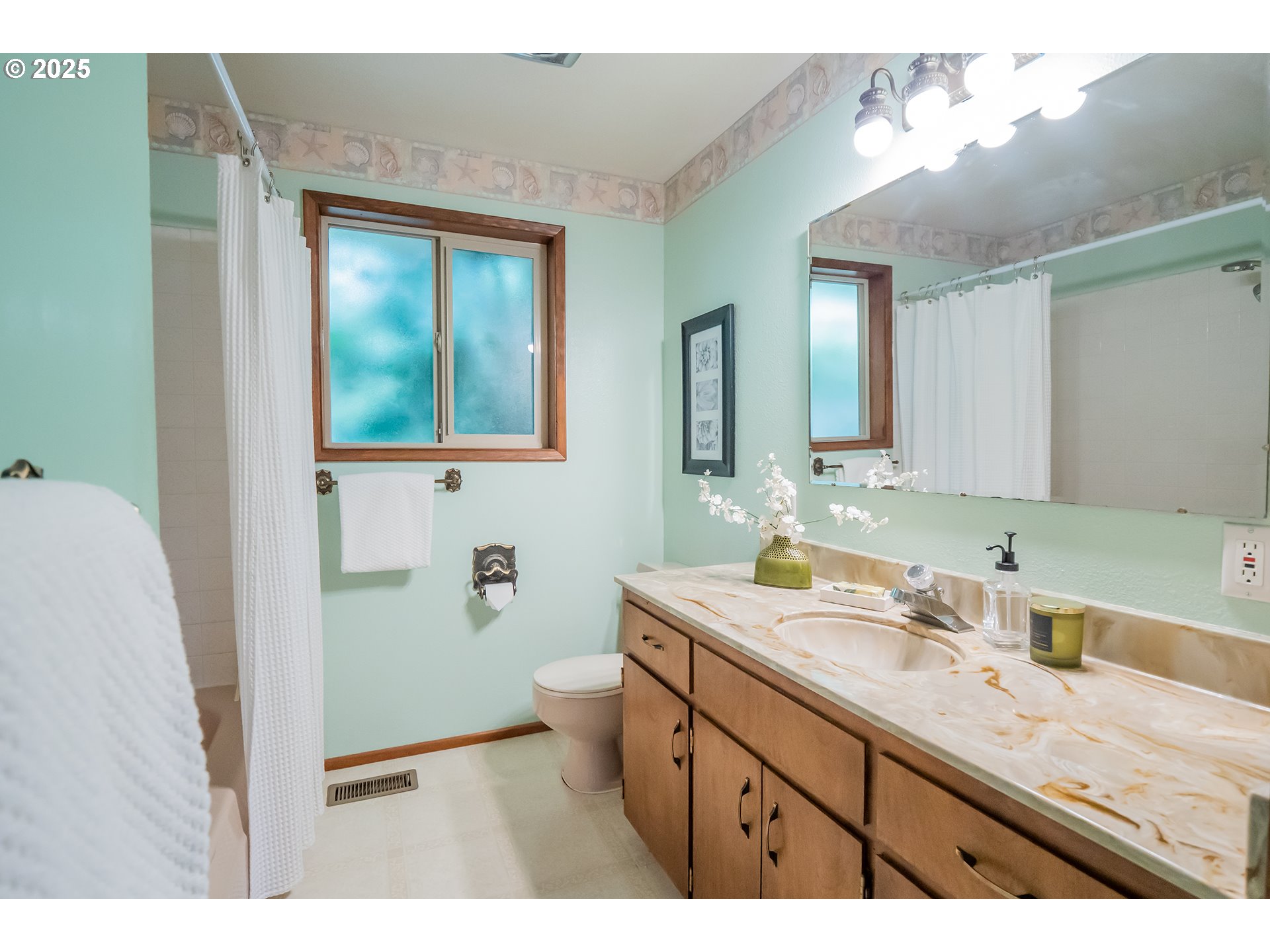 90402 Marcola Road Springfield, OR 97478 - Photo 25 of 46 Bedroom