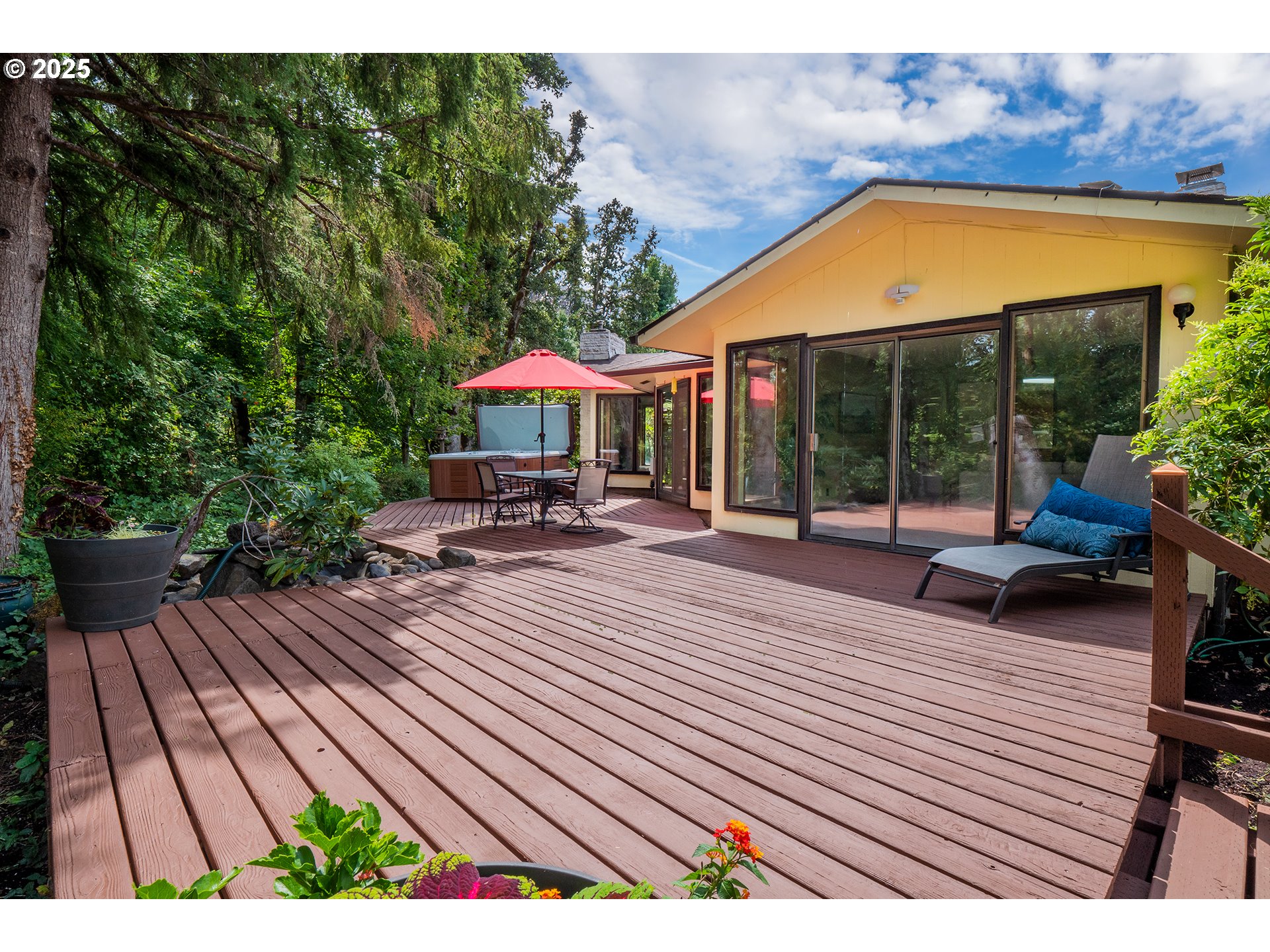 90402 Marcola Road Springfield, OR 97478 - Photo 37 of 46 Deck