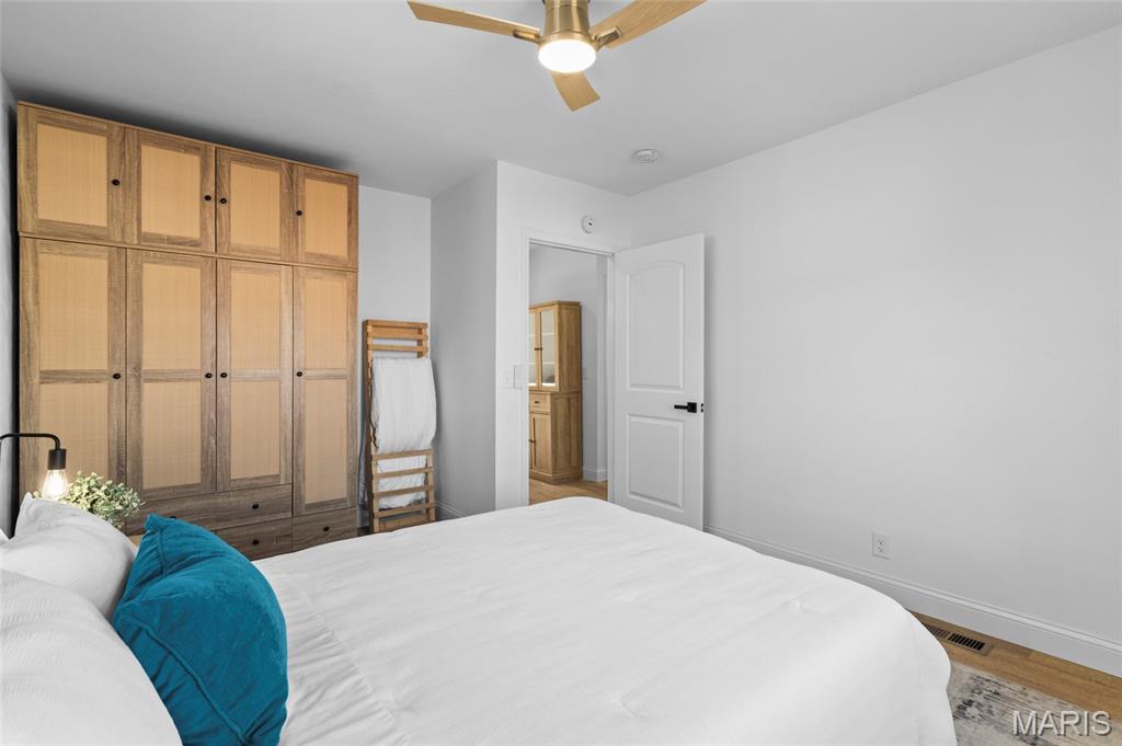 6409 Sutherland Avenue St. Louis, MO 63109 - Photo 11 of 36