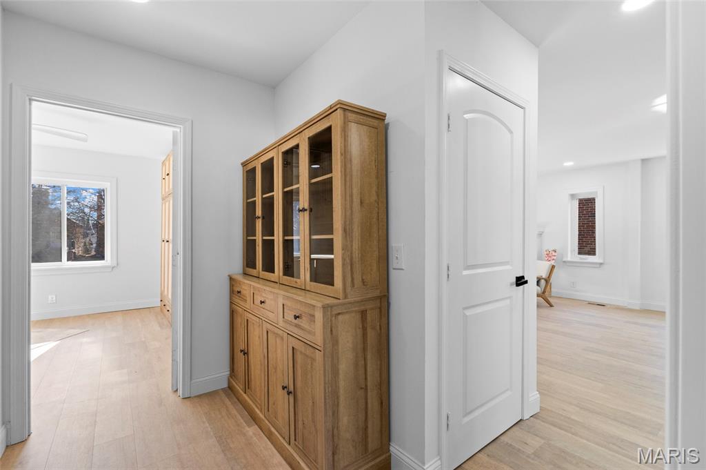 6409 Sutherland Avenue St. Louis, MO 63109 - Photo 16 of 36