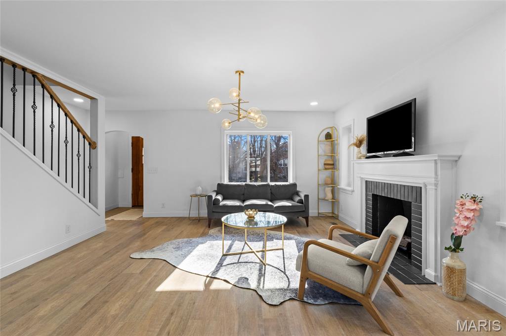 6409 Sutherland Avenue St. Louis, MO 63109 - Photo 4 of 36