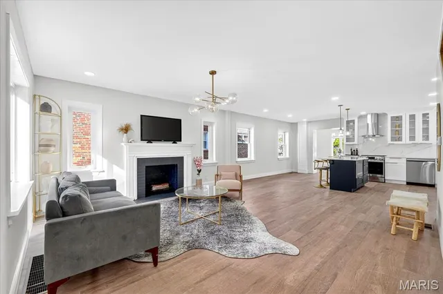 $614,900 | 6409 Sutherland Avenue, St. Louis, MO 63109