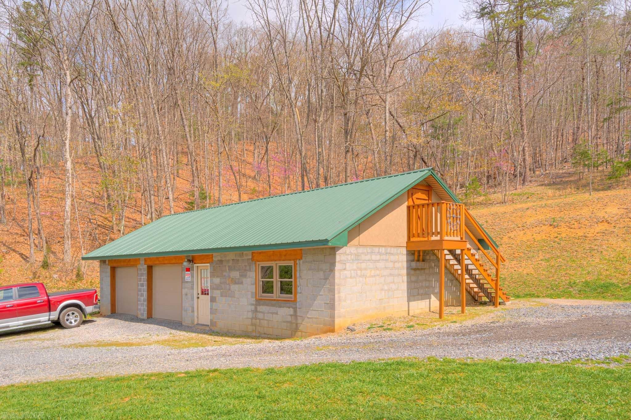 5402 Coles Road Elliston, VA 24087 - Photo 6 of 38 Gallery Image 6