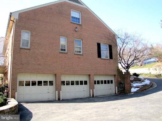 1613 Brookside Road McLean, VA 22101 - Photo 17 of 18 Garage 1