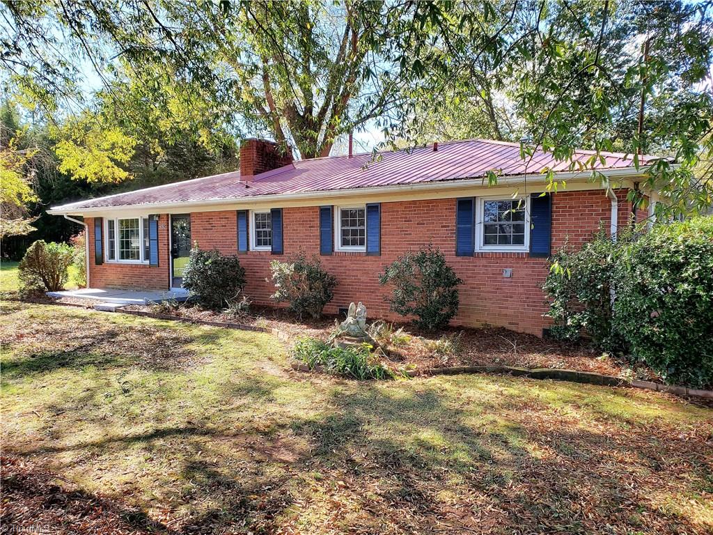 9092 Lasater Road Clemmons, NC 27012 - Photo 1 of 39 Welcome to 9092 Lasater