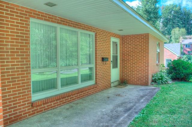 394 Horn In The W Drive Boone, NC 28607 - Photo 2 of 26 Gallery Image 2