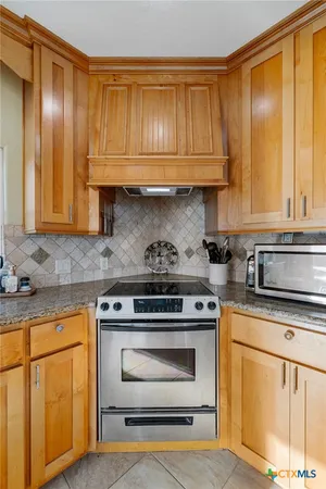 $589,999 | 1588 West Bayshore Drive, Palacios, TX 77465