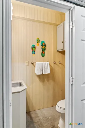 $589,999 | 1588 West Bayshore Drive, Palacios, TX 77465