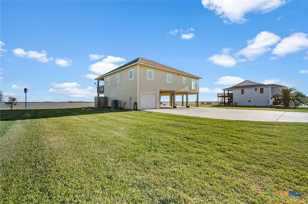 $589,999 | 1588 West Bayshore Drive, Palacios, TX 77465