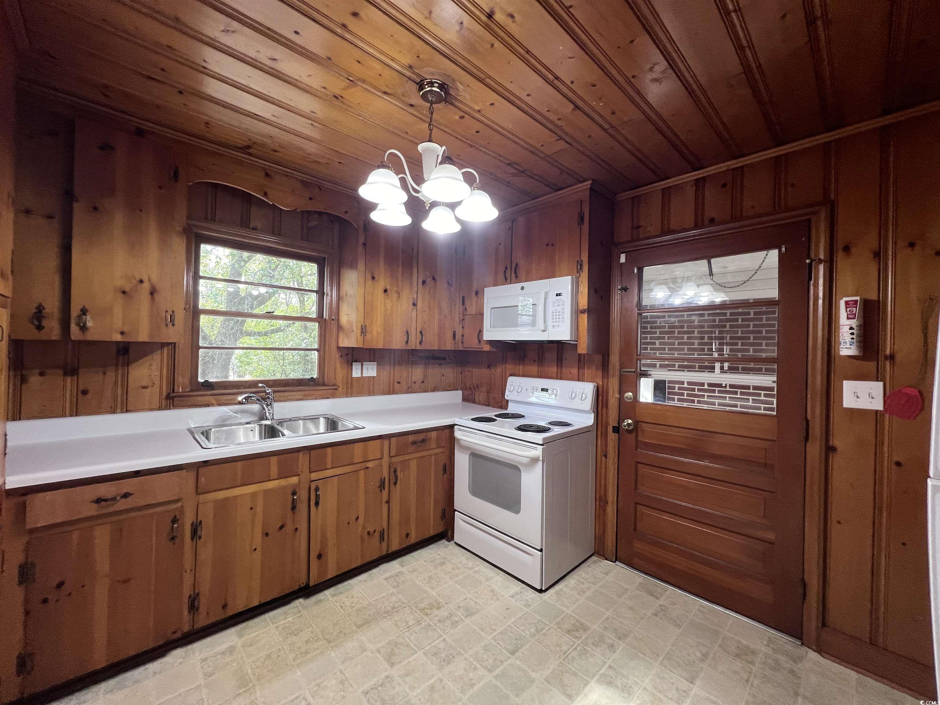 124 St James Street Georgetown, SC 29440 - Photo 11 of 18