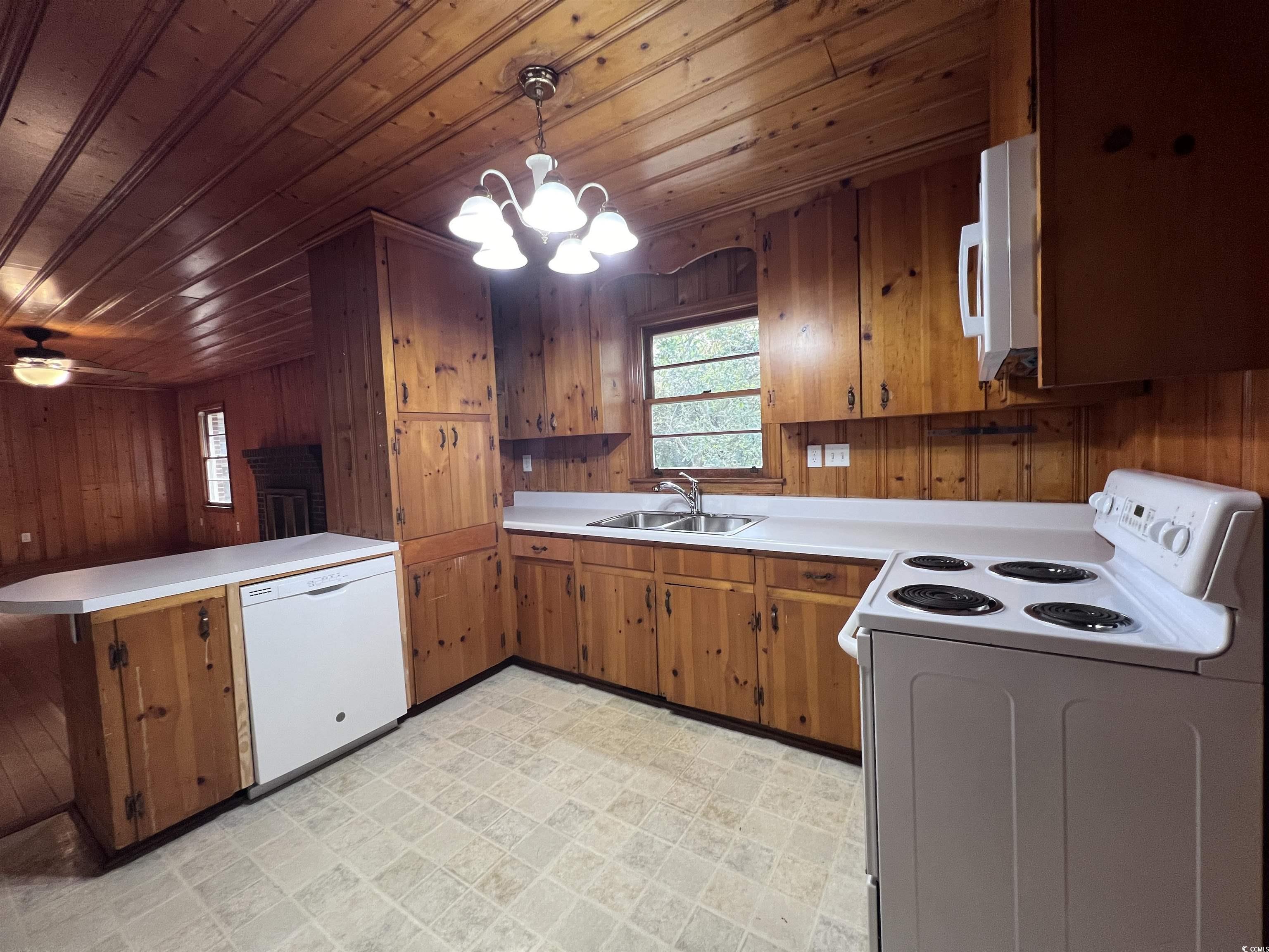 124 St James Street Georgetown, SC 29440 - Photo 12 of 18
