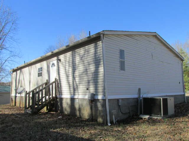 1014 Kay Road Clarksville, TN 37042 - Photo 5 of 12 Gallery Image 5