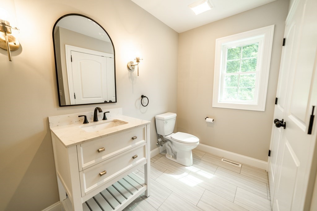 62 Britton Street Chicopee, MA 01020 - Photo 11 of 35