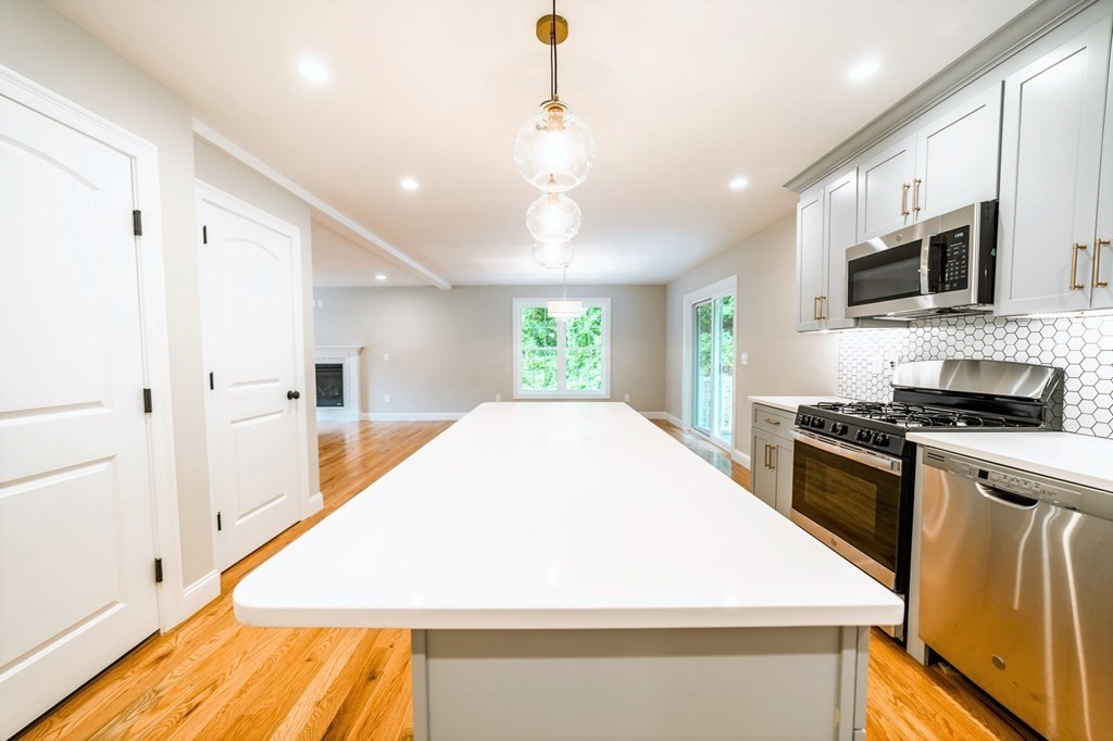 62 Britton Street Chicopee, MA 01020 - Photo 3 of 35