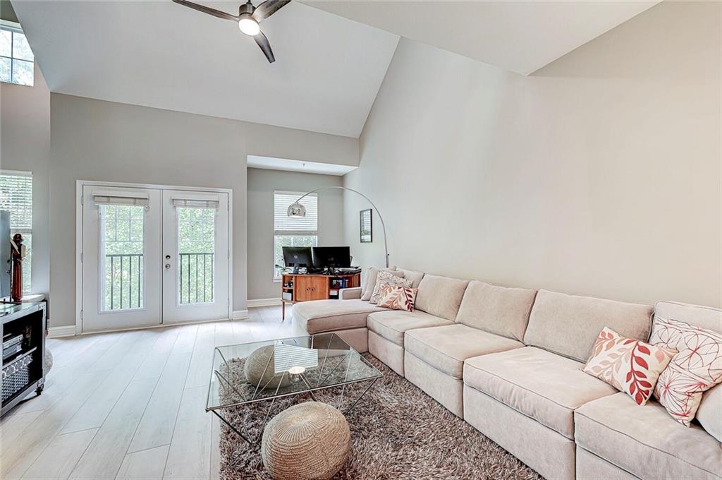 1029 Reserve Way Indianapolis, IN 46220 - Photo 5 of 32