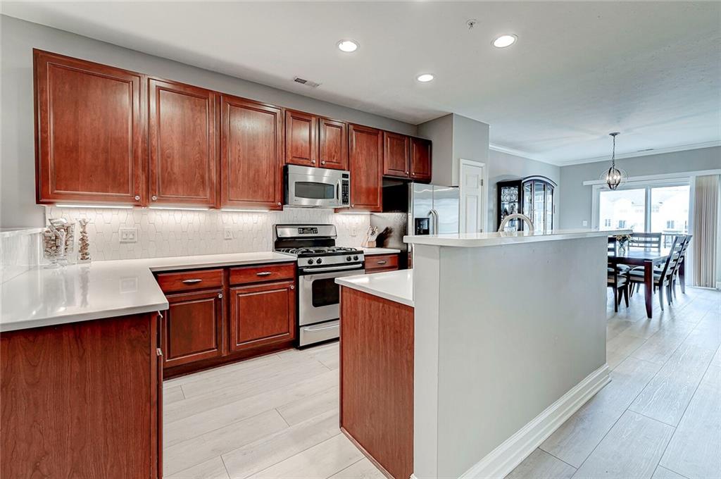 1029 Reserve Way Indianapolis, IN 46220 - Photo 6 of 32