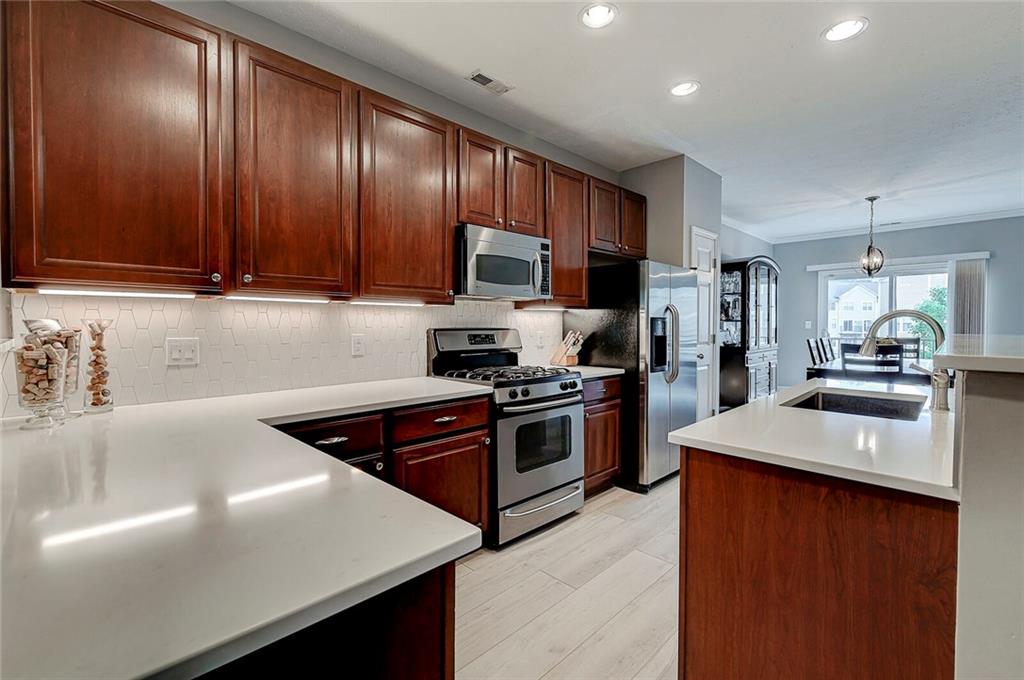 1029 Reserve Way Indianapolis, IN 46220 - Photo 8 of 32