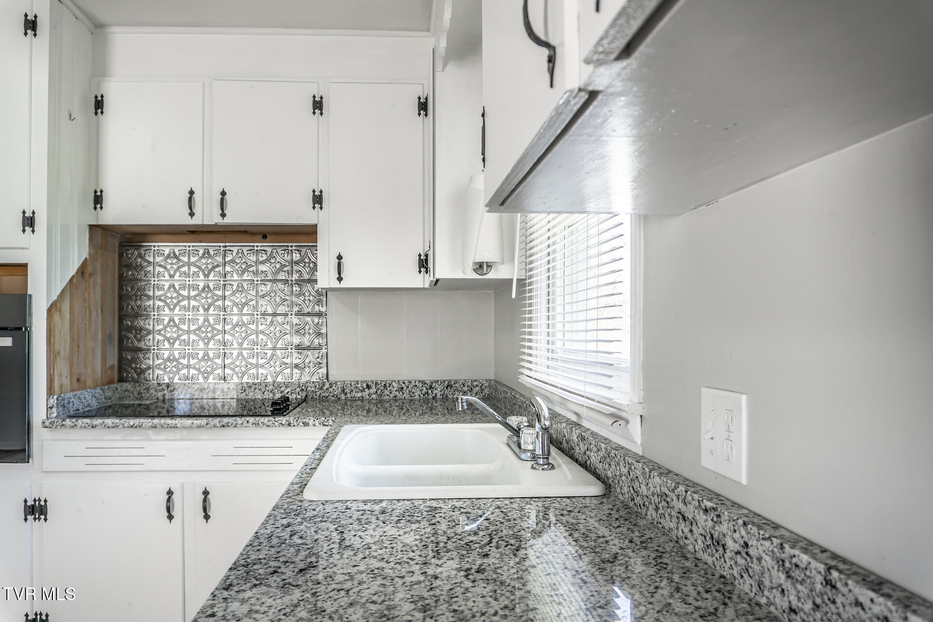 331 Paul Street Greeneville, TN 37743 - Photo 12 of 51 331PaulG__008