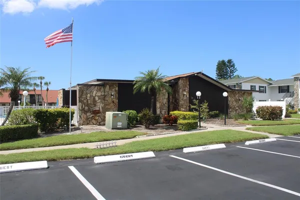 $185,000 | 5400 34th Street West, Unit D2, Bradenton, FL 34210