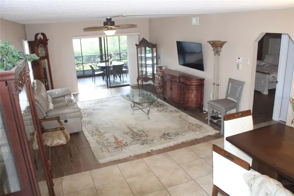 $185,000 | 5400 34th Street West, Unit D2, Bradenton, FL 34210