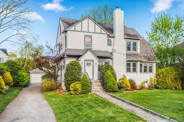$2,125,000 | 337 Heathcote Road, Scarsdale, NY 10583