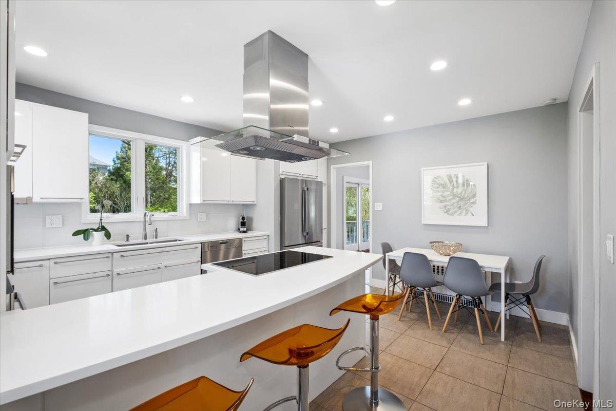 337 Heathcote Road Scarsdale, NY 10583 - Photo 12 of 33 Chef's Kitchen with high-end appliances