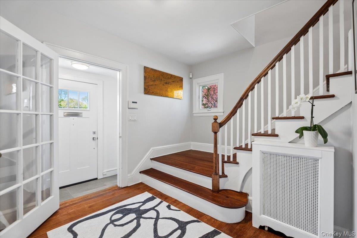 337 Heathcote Road Scarsdale, NY 10583 - Photo 3 of 33 Inviting entry foyer