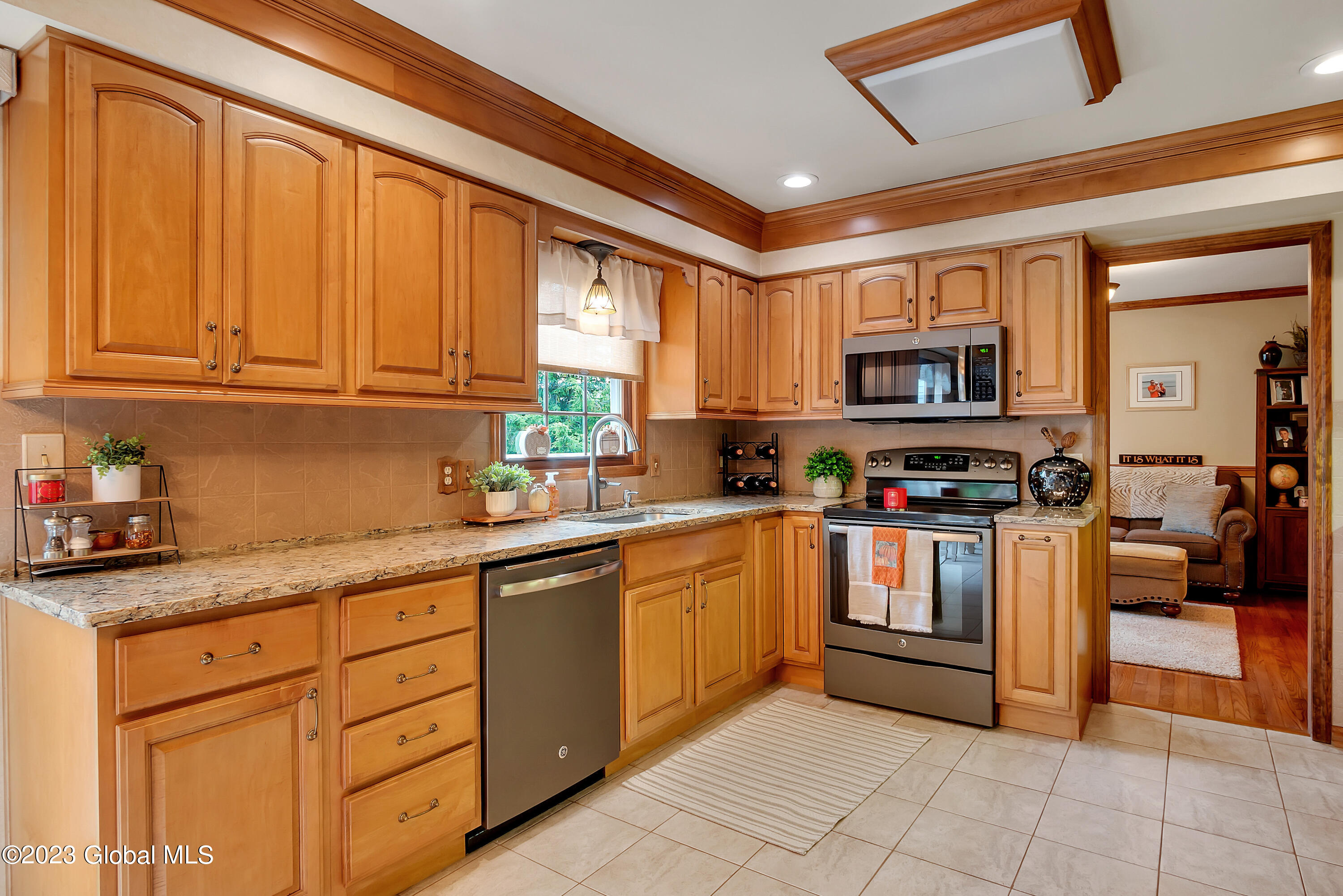 8 Carriage Road Rensselaer, NY 12144 - Photo 6 of 56 P1530773