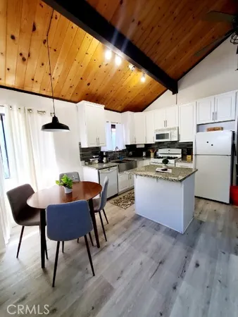 $1,900 | 33362 Carlock Drive, Running Springs, CA 92382