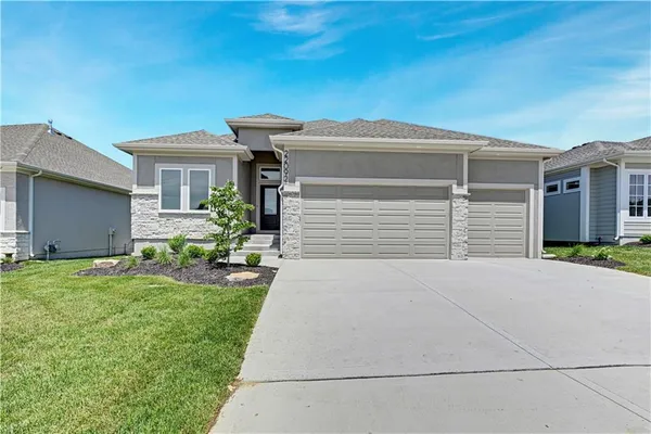 $899,464 | 22092 West 94th Terrace, Lenexa, KS 66220