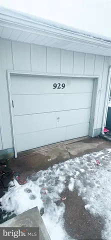 $2,300 | 929 Jacksonville Road, Burlington, NJ 08016