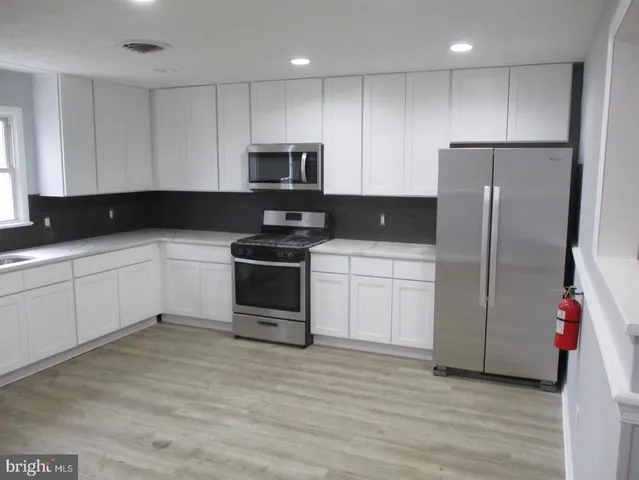 $2,300 | 929 Jacksonville Road, Burlington, NJ 08016