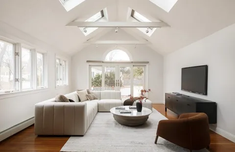 $1,850,000 | 1321 Beacon Street, Newton, MA 02468