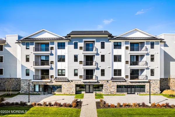 $3,500 | 298 Westwood Avenue, Unit 410, Long Branch, NJ 07740