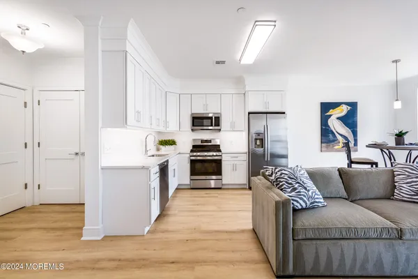 $3,500 | 298 Westwood Avenue, Unit 410, Long Branch, NJ 07740