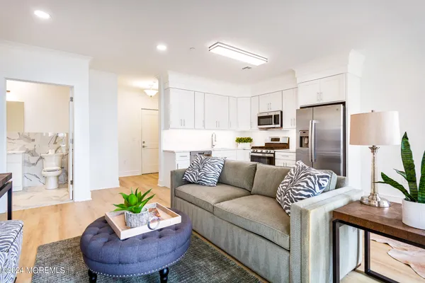 $3,500 | 298 Westwood Avenue, Unit 410, Long Branch, NJ 07740