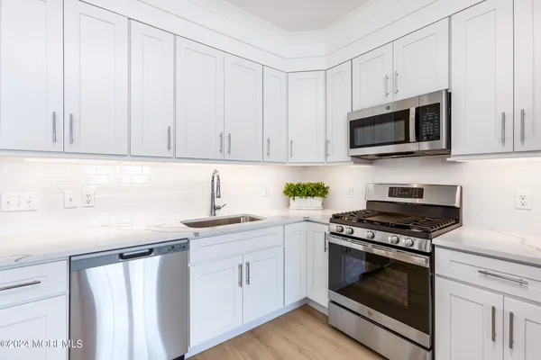 $3,500 | 298 Westwood Avenue, Unit 410, Long Branch, NJ 07740