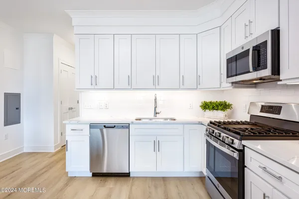 $3,500 | 298 Westwood Avenue, Unit 410, Long Branch, NJ 07740