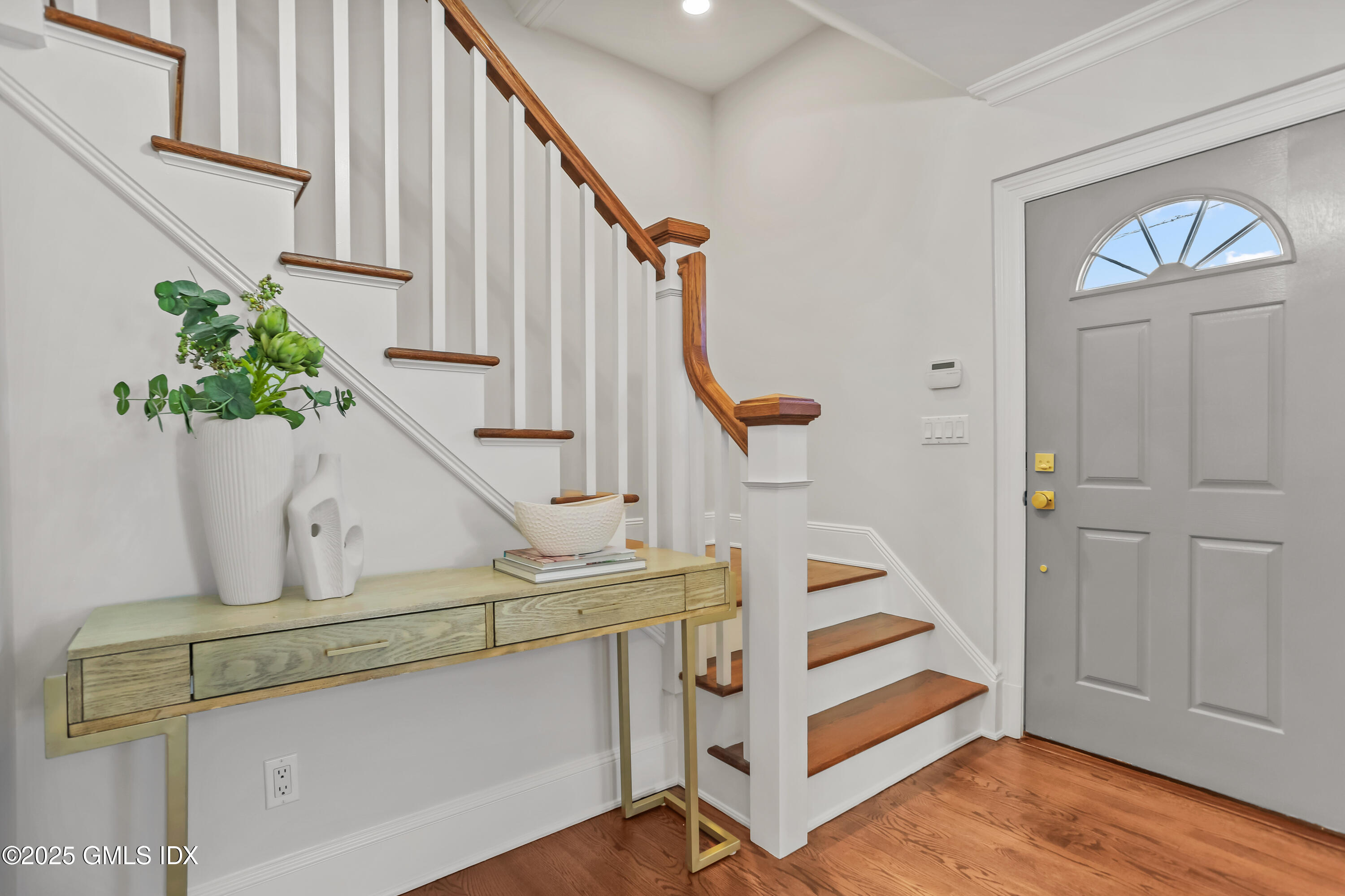 151 Hamilton Avenue Greenwich, CT 06830 - Photo 2 of 23 Entryway
