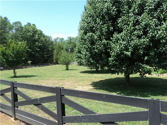 11 Westside Road Lawrenceburg, TN 38464 - Photo 2 of 18