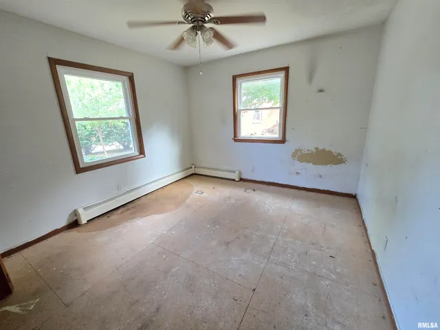 $83,000 | 59 Sherwood Drive, Centralia, IL 62801