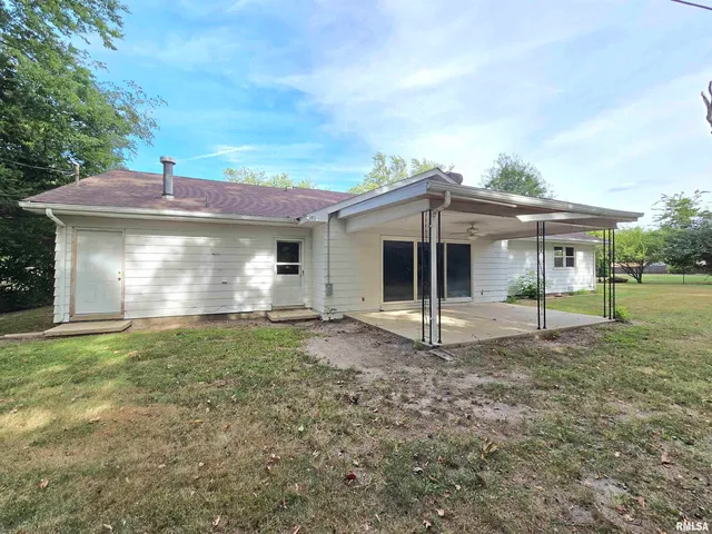 $83,000 | 59 Sherwood Drive, Centralia, IL 62801