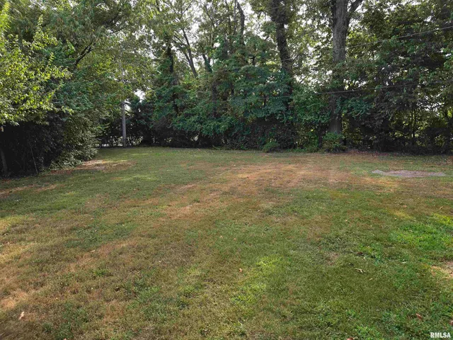 $83,000 | 59 Sherwood Drive, Centralia, IL 62801