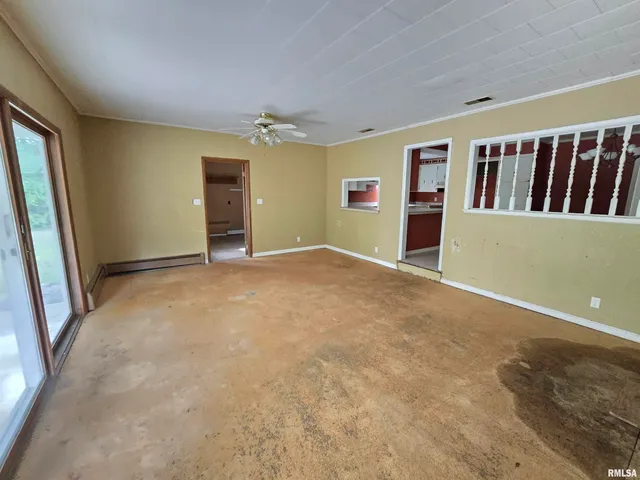 $83,000 | 59 Sherwood Drive, Centralia, IL 62801