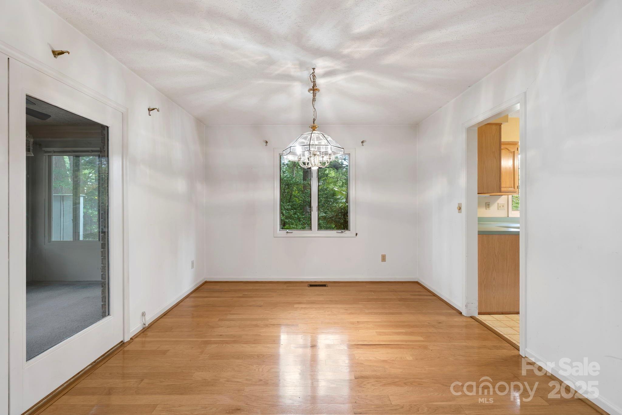 933 Kanuga Road Hendersonville, NC 28739 - Photo 15 of 37 Gallery Image 15