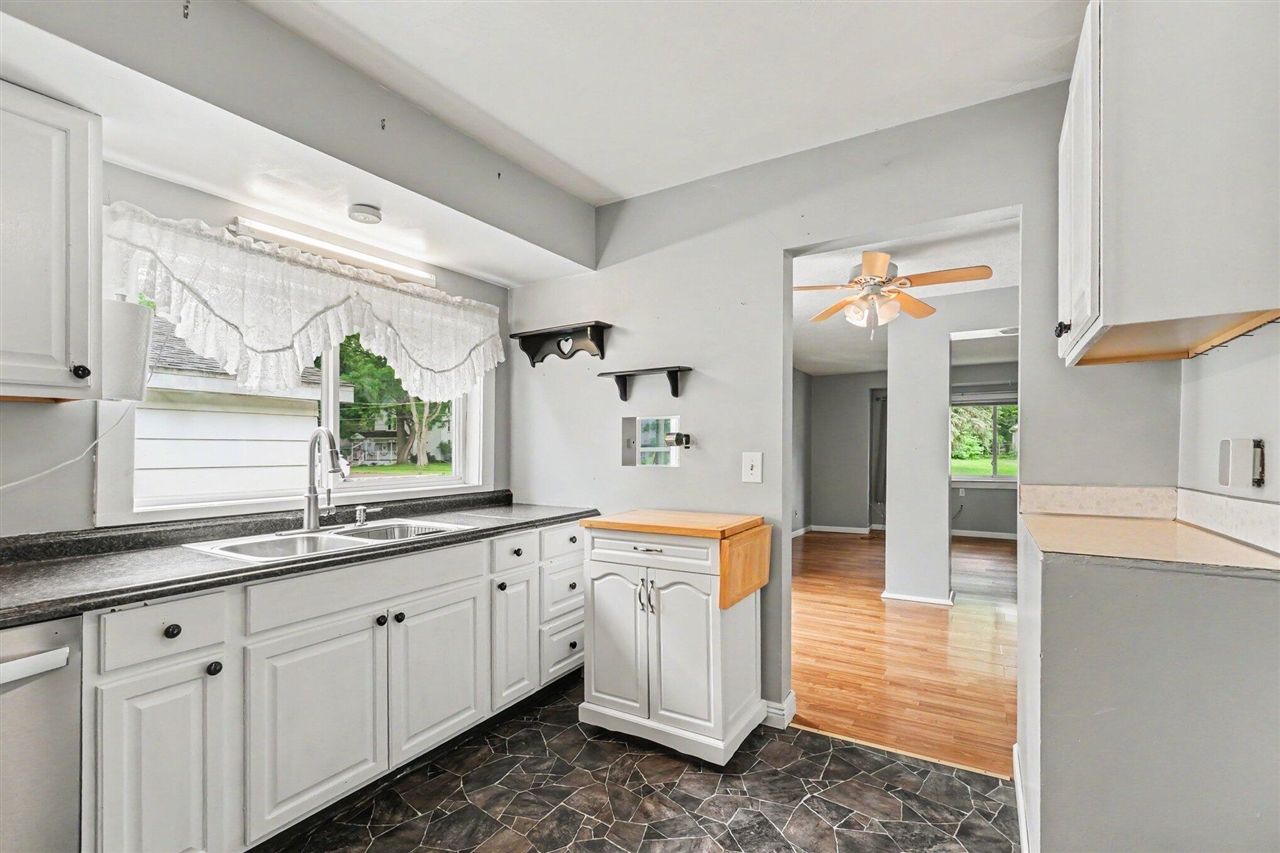 312 Mechanic Street Stockbridge, MI 49285 - Photo 6 of 16