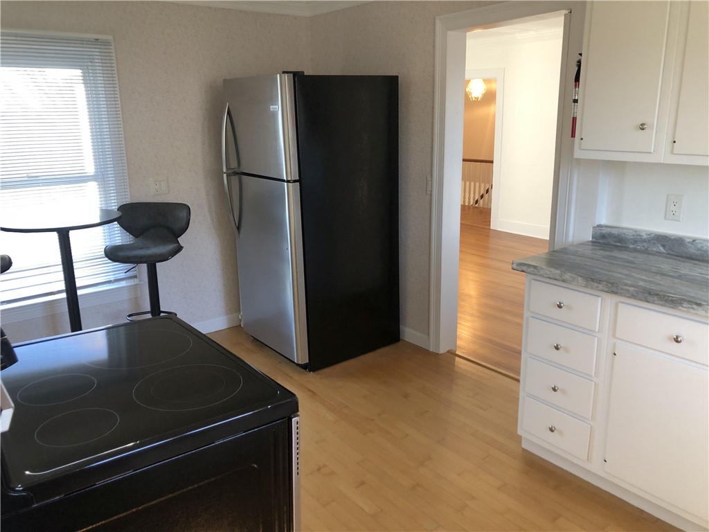 37 Summer Street Westerly, RI 02891 - Photo 23 of 48 2nd floor