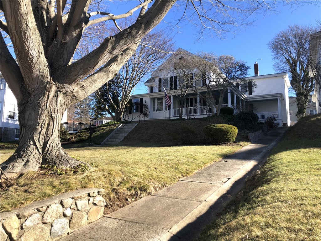 37 Summer Street Westerly, RI 02891 - Photo 3 of 48