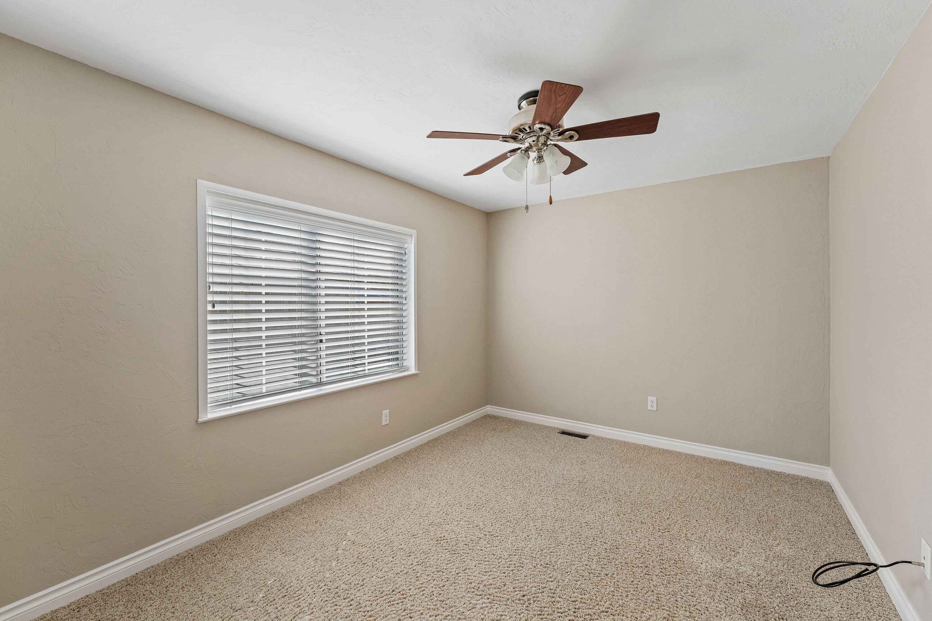 3955 South Stage Road, Unit 52 Medford, OR 97501 - Photo 11 of 31 Office